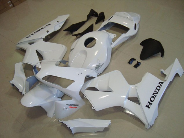 2003-2004 White Black Decal Honda CBR600RR Motorbike Fairings Canada 2003-2004 White Black Decal Honda CBR600RR Motorbike Fairings Canada